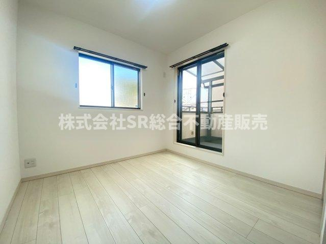 稲田本町2丁目中古戸建の洋室|全室2面採光のお部屋も嬉しいポイントです！