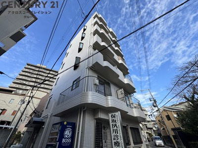 エレベータ付きで、ベビーカーや重い荷物があっても便利！
