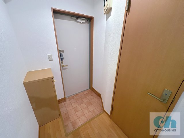 ベルヒルズ 203号室の玄関