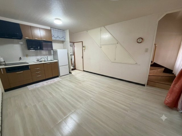 東大阪市衣摺5丁目　の居間・リビング