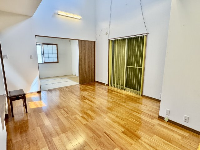 阪南市桃の木台7丁目　中古戸建の居間・リビング