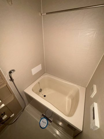 ドゥーエ谷町の浴室