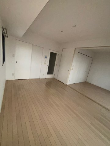 ドゥーエ谷町の居間・リビング