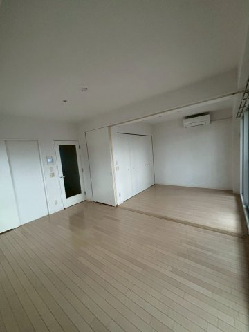 ドゥーエ谷町の居間・リビング