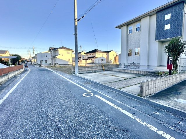 【中古戸建】太田市台之郷町の外観|■外観｜外壁のアクセントカラーがシックな外観です。シンプルなデザインでありながらも「個性」を損なわず、お客様一人ひとりの暮らし方にフィットします。
