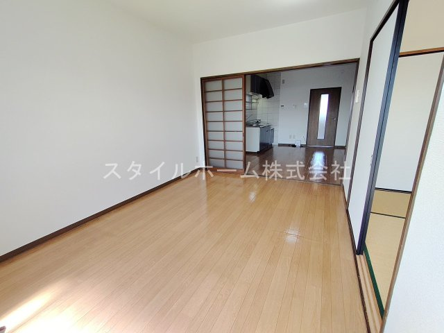 杉浦マンションの居間・リビング