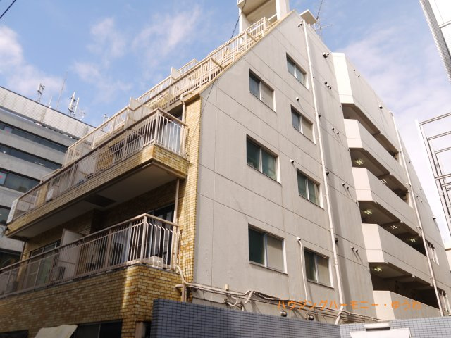 【外観】 | グレイス高田馬場 | 住む人を映し出す洗練された佇まいは、いつまでも輝き続けながらいつしか街の風景に溶け込んでいきます。