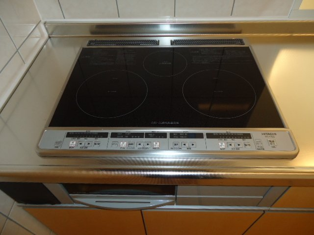 GrandeurSUMZⅡA（グランドゥール　サムズ　ツー）　のキッチン|ＩＨクッキングヒーター