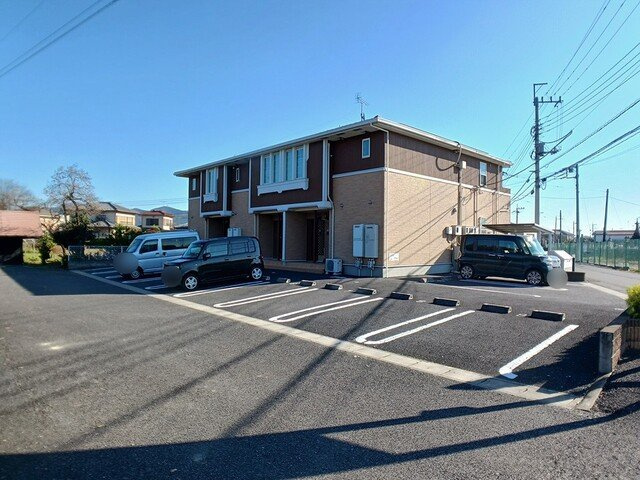 エレヴァ―トピアＥの駐車場