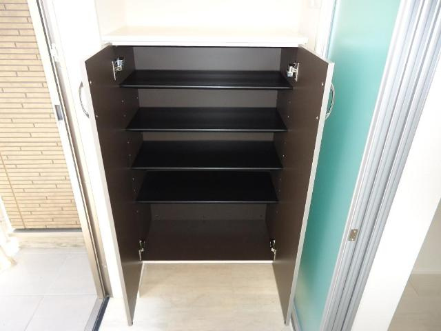 ネオ・プレミアム　Ａ棟の玄関|下駄箱