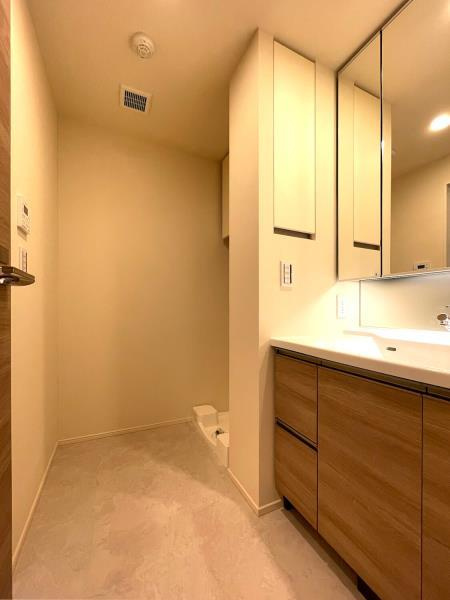 白金ザ・スカイ東棟の居間・リビング