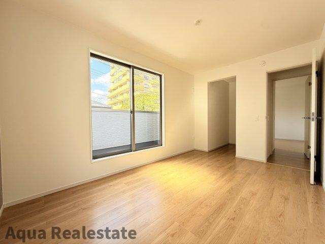 高松市三条町新築戸建の洋室|広々とした洋室です