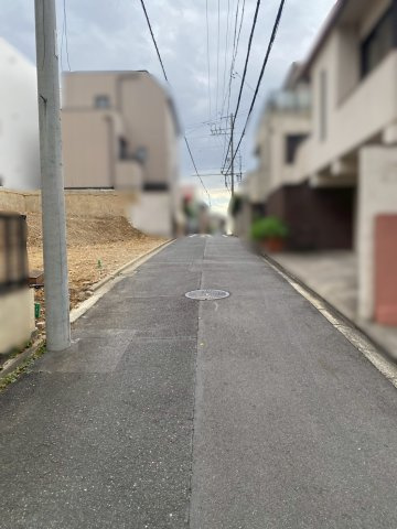 【前面道路含む現地写真】の画像
