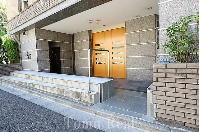 ミリアレジデンス乃木坂のエントランス