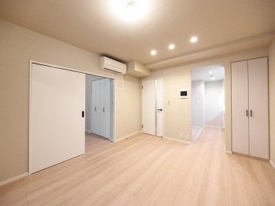 ミリアレジデンス乃木坂の居間・リビング