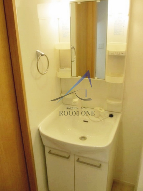 ブランメゾンの洗面所|独立洗面台です。