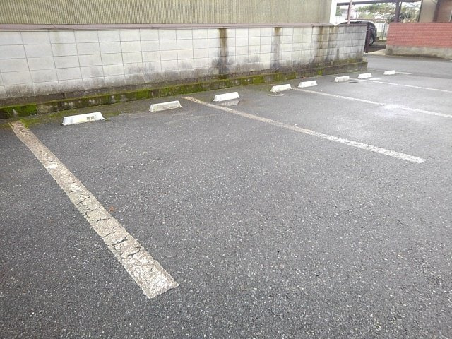 ハイツＴＭの駐車場