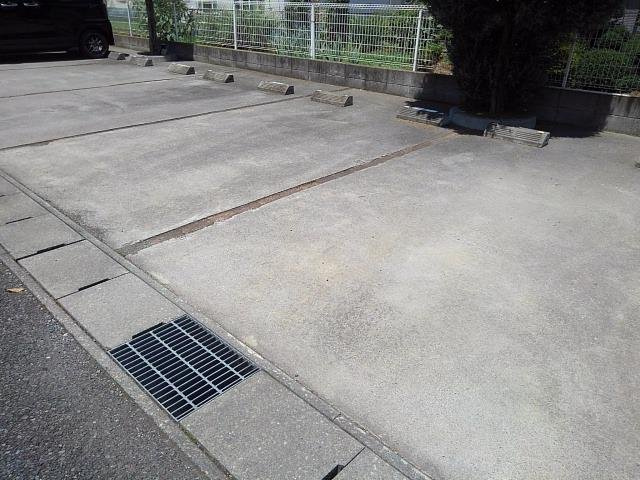 プリマヴェーラＢの駐車場