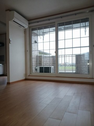 サニーフォレストの居間・リビング