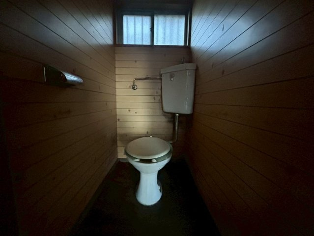 鉾田市飯名　中古戸建のトイレ