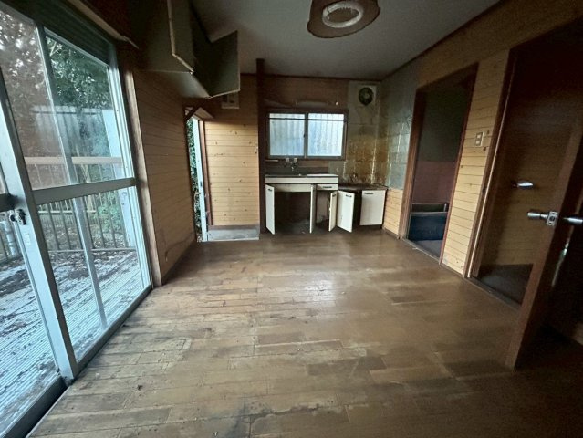 鉾田市飯名　中古戸建の居間・リビング