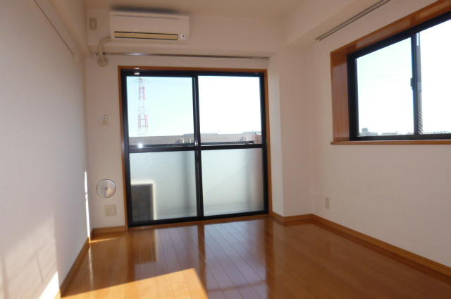 グレースコートの居間・リビング