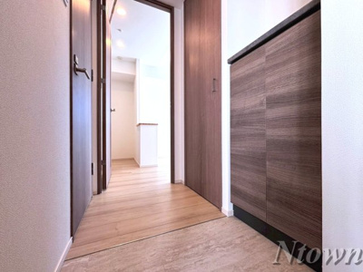 【玄関】 | S-RESIDENCE庄内通駅前curere(クラーレ) | 収納もある玄関です