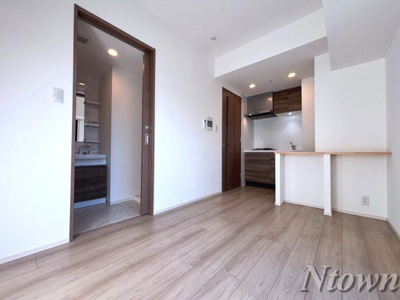 【居間・リビング】 | S-RESIDENCE庄内通駅前curere(クラーレ) | こちらの居間で趣味の時間をお楽しみください