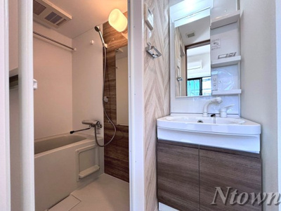 【洗面所】 | S-RESIDENCE庄内通駅前curere(クラーレ) | 忙しい朝には欠かせない洗面所です