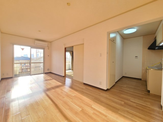 ゴールドマンション小熊ＰＡＲＴ１の居間・リビング|★広々１３帖のリビング・ダイニング！日当たり良好です★