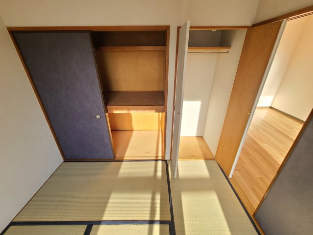 ゴールドマンション小熊ＰＡＲＴ１の収納|★たっぷり収納・押入れタイプ！お荷物が多い方でも安心です★