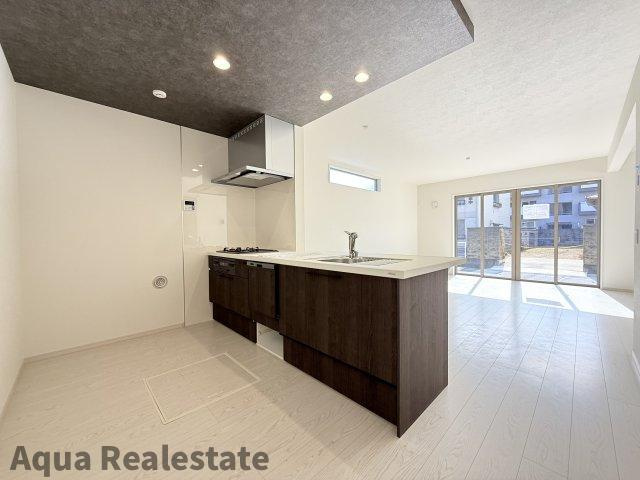 高松市三条町新築戸建のキッチン|キッチンでお料理をお楽しみください