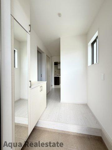 高松市三条町新築戸建の玄関|玄関です