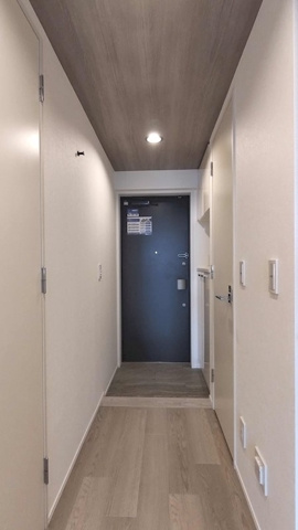 レジディア西麻布の玄関