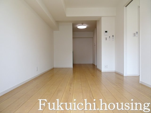 ホワイトハウス赤堤の居間・リビング