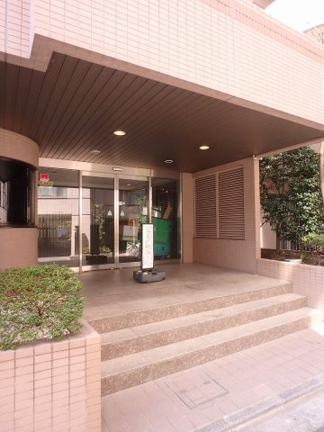 アドリーム文京動坂のエントランス