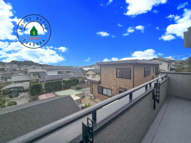 福岡市東区青葉6丁目第1-2棟（1号棟）の展望|窓から緑が見える物件も魅力的です。