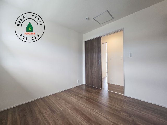 福岡市東区青葉6丁目第1-2棟（1号棟）の和室|和室を上手に活用すると暮らし方の幅が広がります。例えば普段は開け放して、子供の小さいうちはお昼寝や遊びのスペースに。畳はソフトなので転んでもケガをしにくく安心です