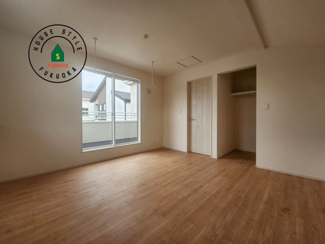 福岡市西区横浜1丁目第1-6棟（3号棟）の寝室|主寝室には収納力に優れたクローゼットがありますので、お部屋もすっきり片付きます。