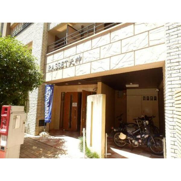 ラセット天神のエントランス