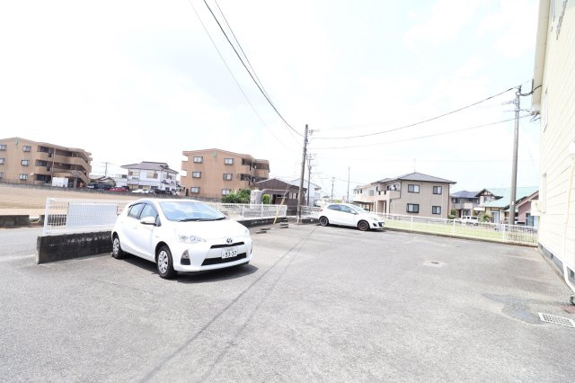 プロヴァンスⅡの駐車場