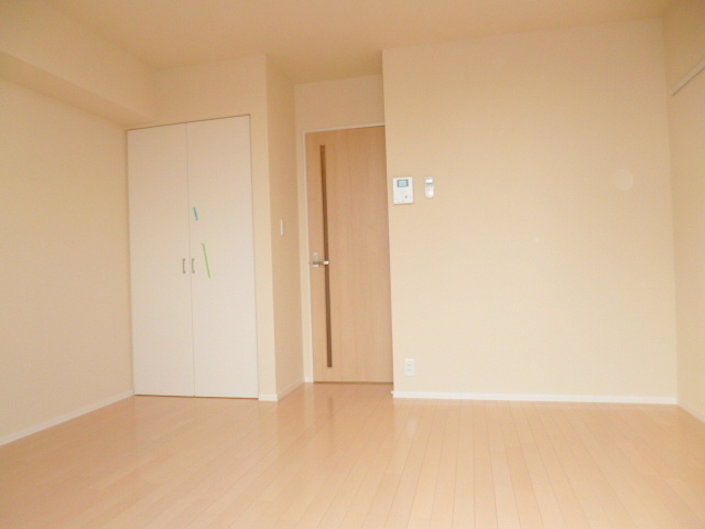 グランドソレイユの寝室|★明るいフローリングのお部屋です★