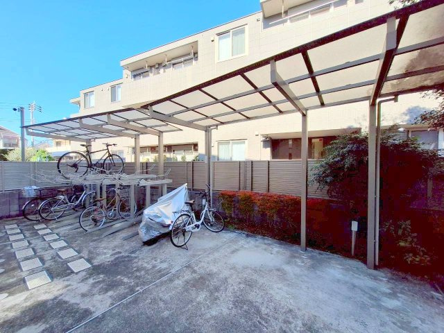メゾングレイスのその他共用部分|★屋根付き駐輪場★