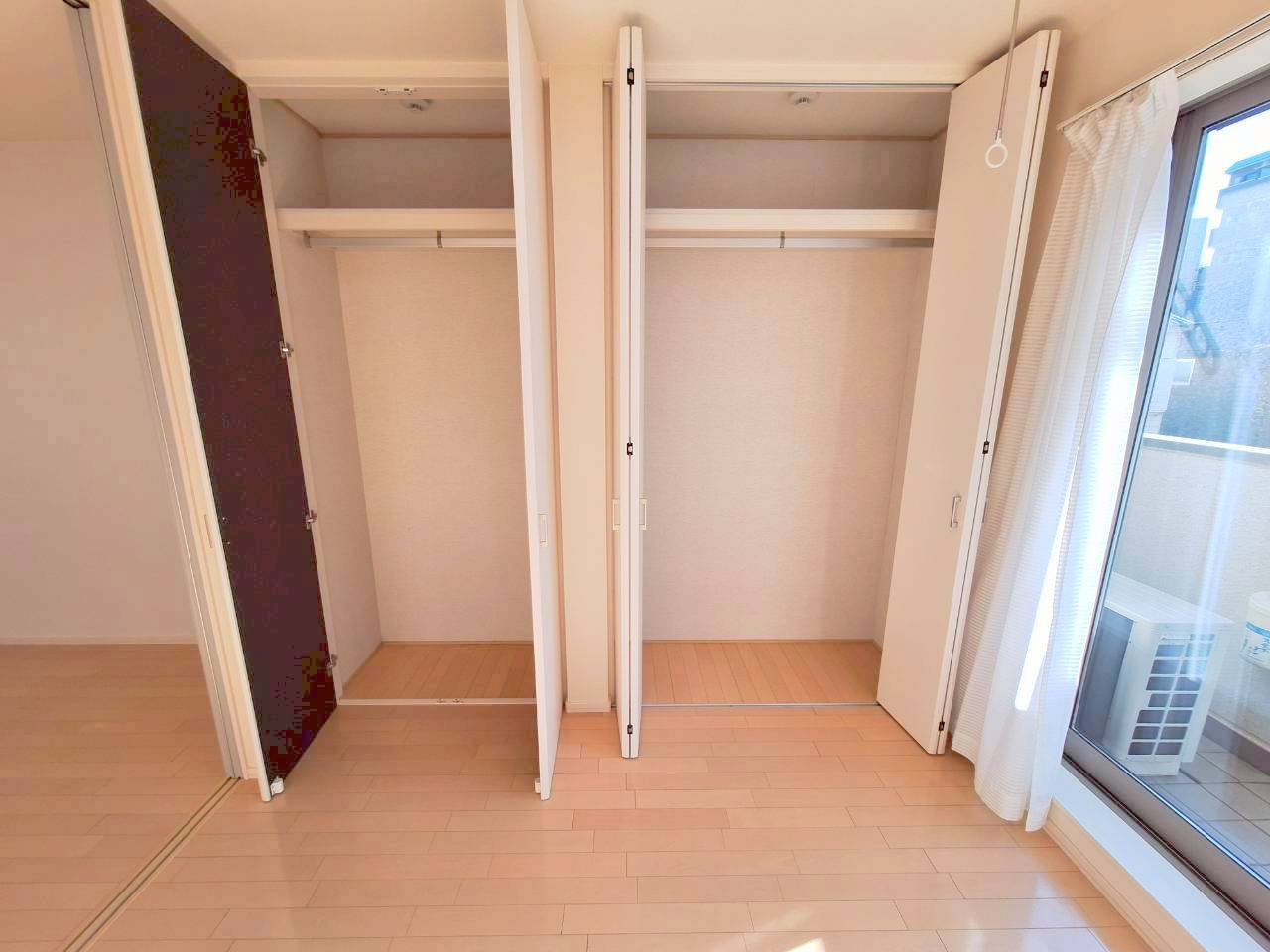 メゾングレイスの収納|★壁一面のダブルクローゼット★