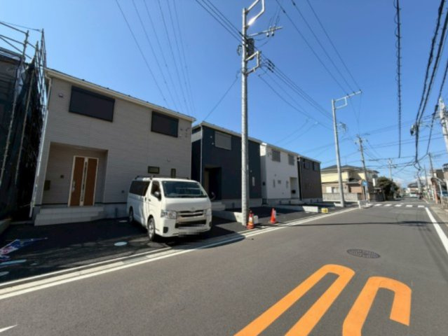 平塚市御殿４丁目新築戸建て　第18-3号棟の前面道路含む現地写真