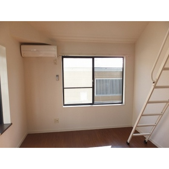 ＣＲＡＤＬＥの内装