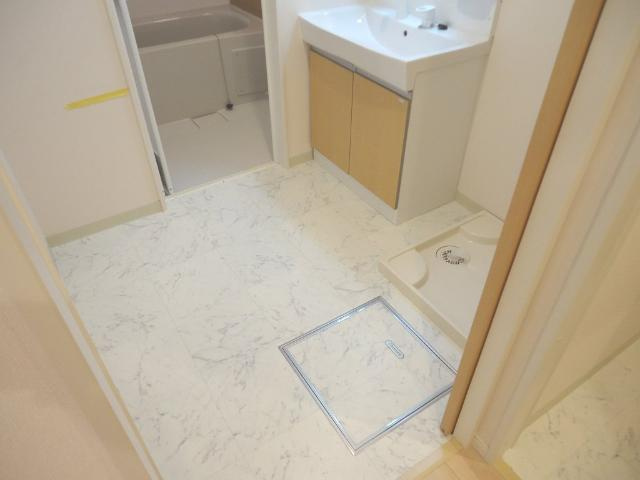 CASA　RIVIERA（カーサ　リヴィエラ）の洗面所|洗面