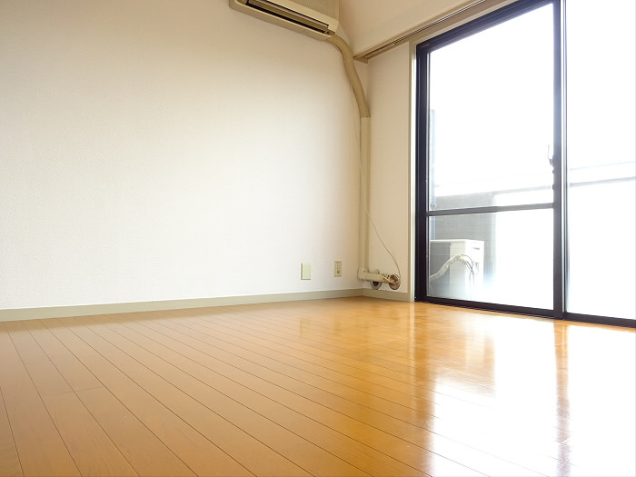 ジェイエムプレイスの居間・リビング