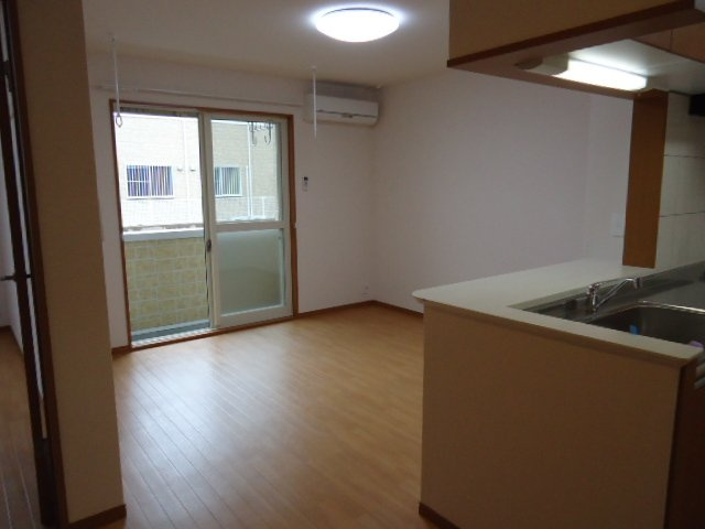 ジェム　フォレストⅡの居間・リビング|リビング②