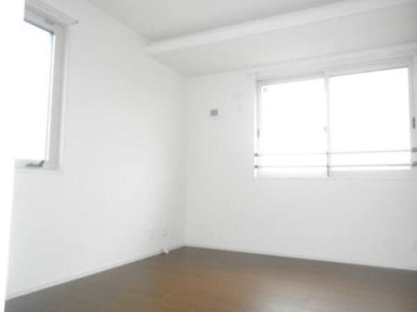 チェリー　ブランカの洋室